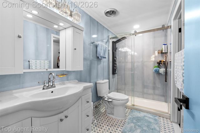 28264 Universal Drive 82, Warren, MI 48092