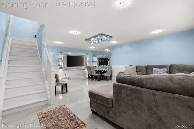 28264 Universal Drive 82, Warren, MI 48092