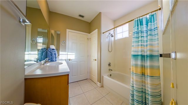 5626 Cape Harbour DR 202, Cape Coral, FL 33914