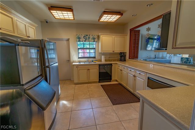 5626 Cape Harbour DR 202, Cape Coral, FL 33914