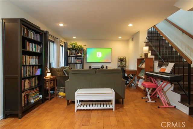 20807 Roscoe Boulevard 12, Winnetka (los Angeles), CA 91306