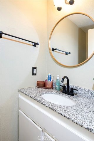 20807 Roscoe Boulevard 12, Winnetka (los Angeles), CA 91306