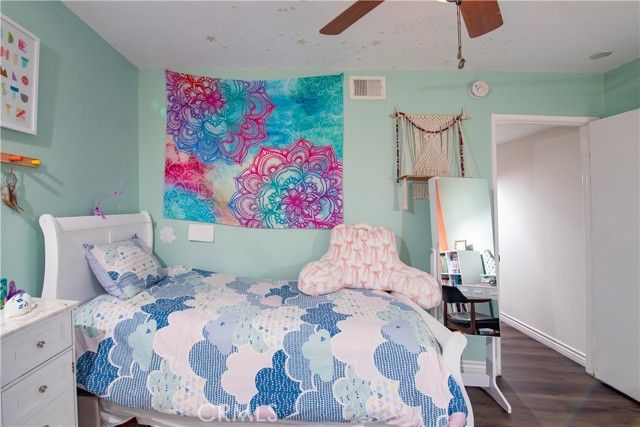 20807 Roscoe Boulevard 12, Winnetka (los Angeles), CA 91306