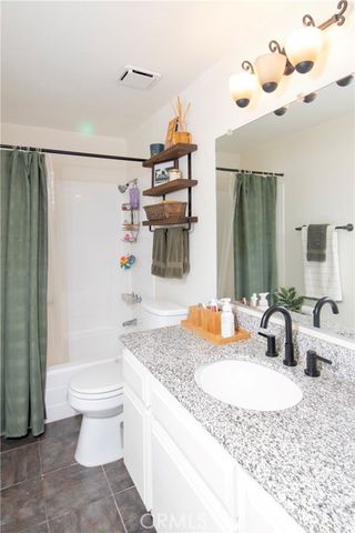 20807 Roscoe Boulevard 12, Winnetka (los Angeles), CA 91306