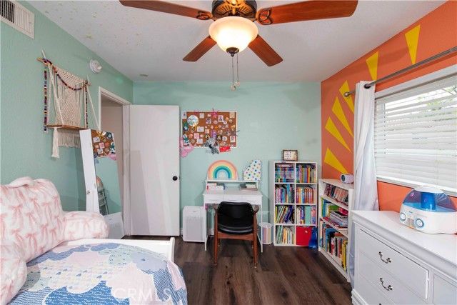 20807 Roscoe Boulevard 12, Winnetka (los Angeles), CA 91306