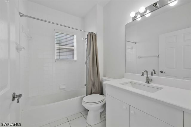 3420 W Crown Pointe BLVD 202, Naples, FL 34112