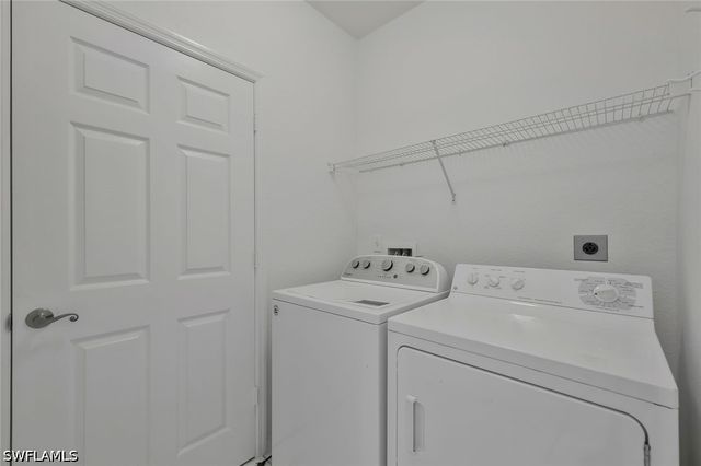 3420 W Crown Pointe BLVD 202, Naples, FL 34112