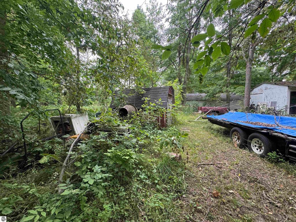 Image 12 of property listing at 7645 Windoga Lake Drive, Weidman, MI 48893