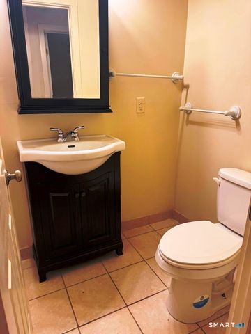 124 Pine Street, Waterbury, CT 06710