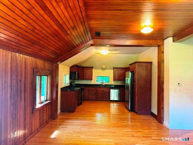 124 Pine Street, Waterbury, CT 06710