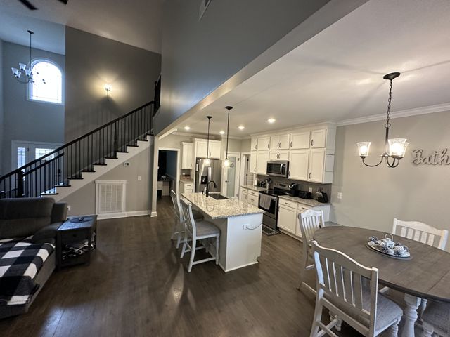 1922 Shield Dr, Clarksville, TN 37043