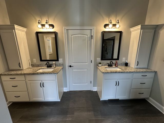 1922 Shield Dr, Clarksville, TN 37043