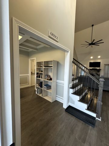 1922 Shield Dr, Clarksville, TN 37043