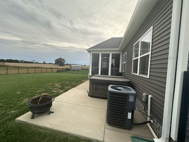 1922 Shield Dr, Clarksville, TN 37043