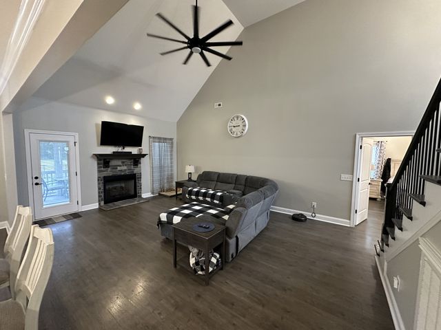 1922 Shield Dr, Clarksville, TN 37043