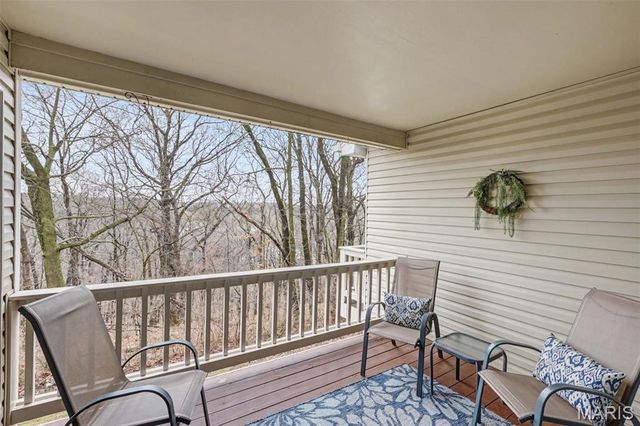 873 Woodside Trails Drive, Ballwin, MO 63021