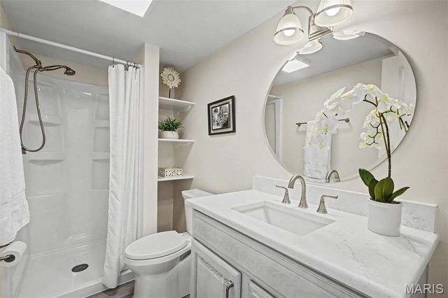 873 Woodside Trails Drive, Ballwin, MO 63021