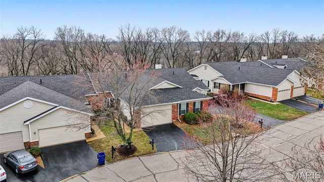 873 Woodside Trails Drive, Ballwin, MO 63021