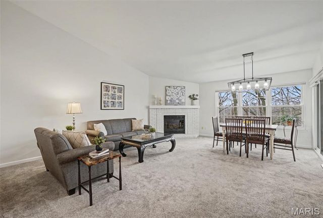 873 Woodside Trails Drive, Ballwin, MO 63021