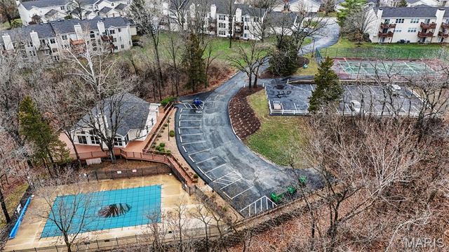 873 Woodside Trails Drive, Ballwin, MO 63021