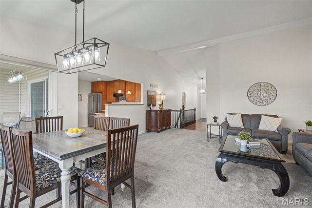 873 Woodside Trails Drive, Ballwin, MO 63021