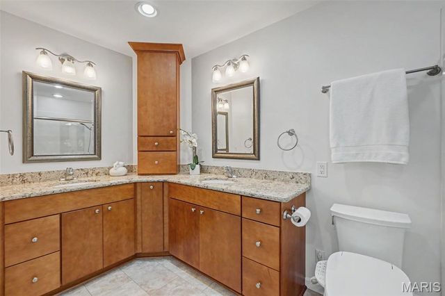 873 Woodside Trails Drive, Ballwin, MO 63021