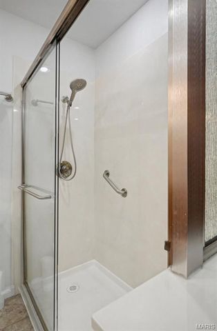 873 Woodside Trails Drive, Ballwin, MO 63021