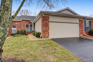 873 Woodside Trails Drive, Ballwin, MO 63021