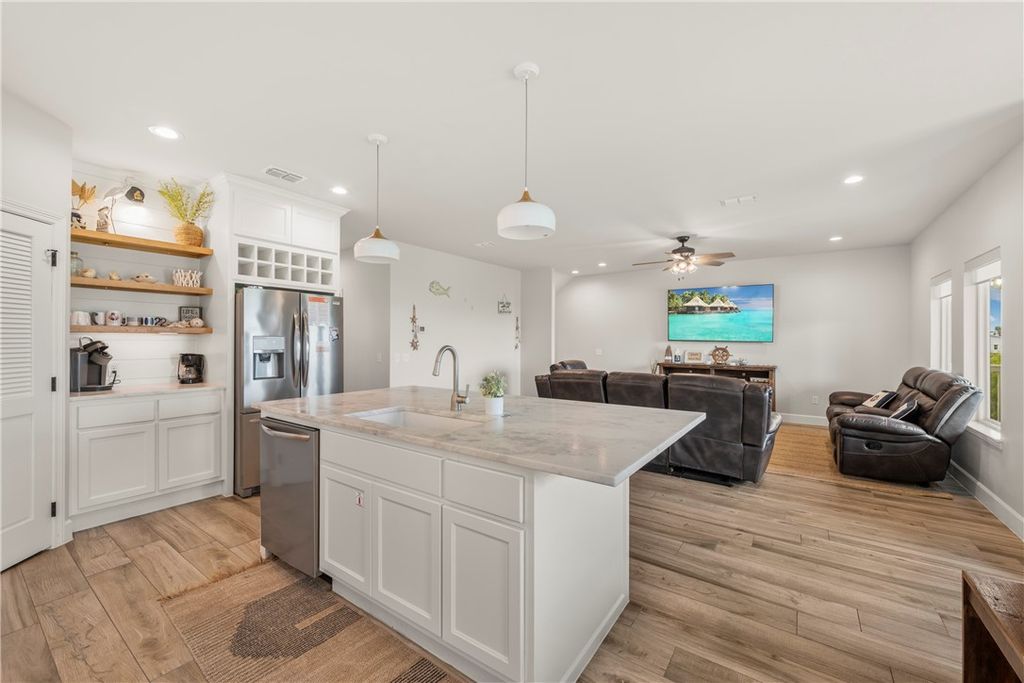 1216 Ross Ave, Port Aransas, TX 78373 — photo 4