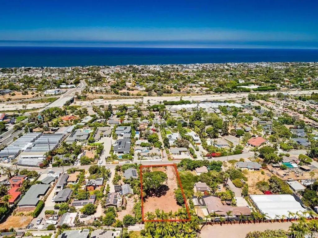 975 Urania Avenue, Encinitas, CA 92024