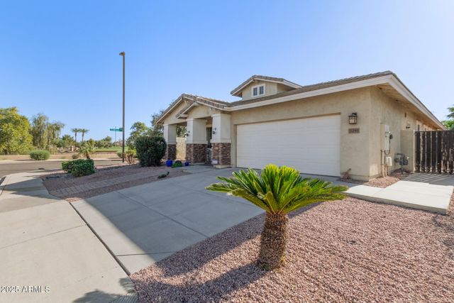 3295 E CASTANETS Drive, Gilbert, AZ 85298