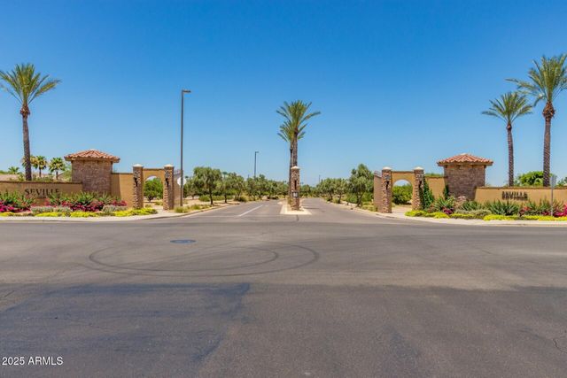 3295 E CASTANETS Drive, Gilbert, AZ 85298