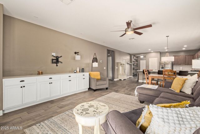 3295 E CASTANETS Drive, Gilbert, AZ 85298