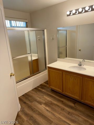 8475 Regal Hills Court, Las Vegas, NV 89117