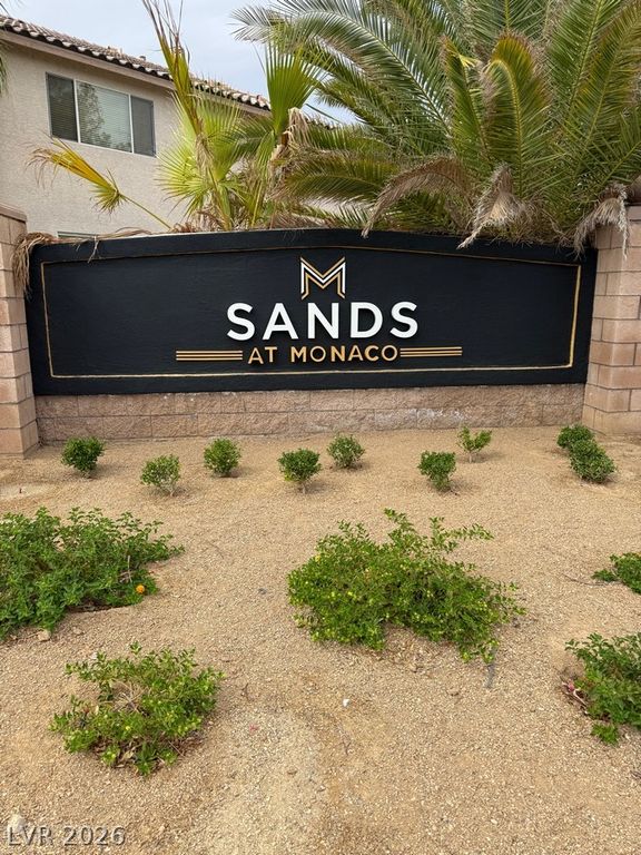 8475 Regal Hills Court, Las Vegas, NV 89117