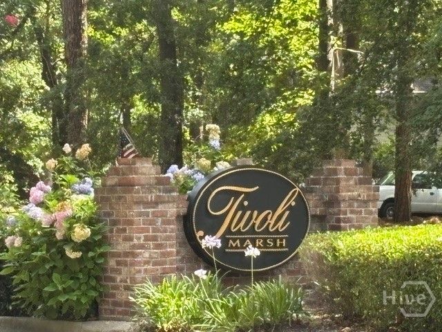 68 Old Martin Lane, Richmond Hill, GA 31324