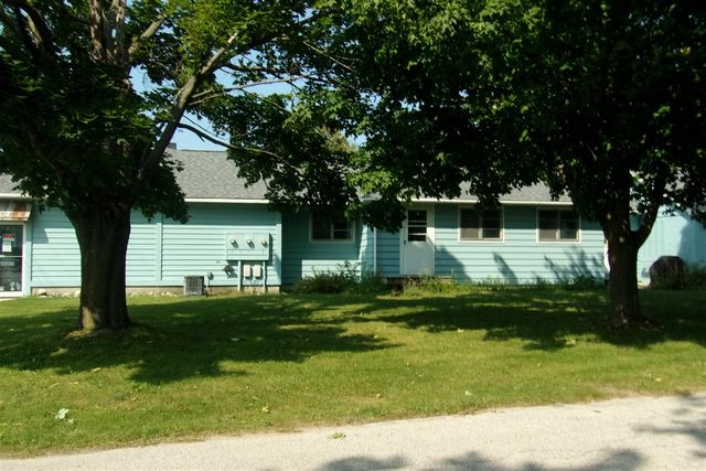 4990 Main Street, Onekama, MI 49675