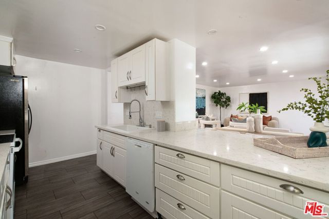1917 11th Street 2, Santa Monica, CA 90404