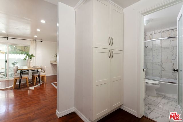 1917 11th Street 2, Santa Monica, CA 90404