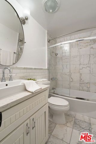 1917 11th Street 2, Santa Monica, CA 90404