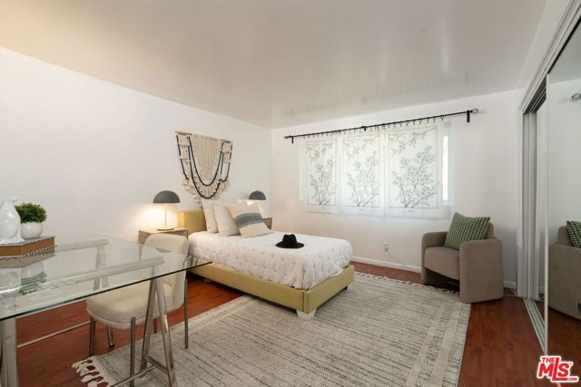 1917 11th Street 2, Santa Monica, CA 90404