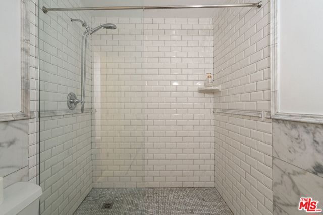 1917 11th Street 2, Santa Monica, CA 90404