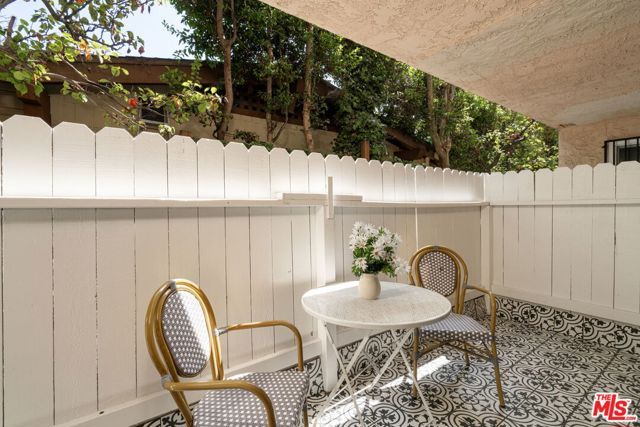 1917 11th Street 2, Santa Monica, CA 90404