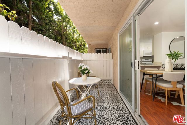 1917 11th Street 2, Santa Monica, CA 90404