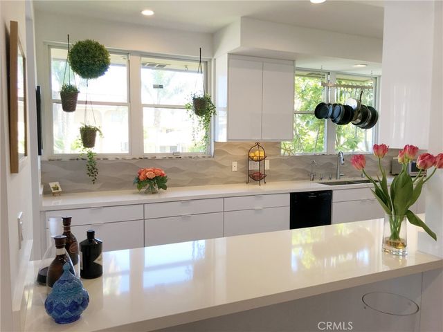 11700 Iowa Avenue 102, Los Angeles, CA 90025