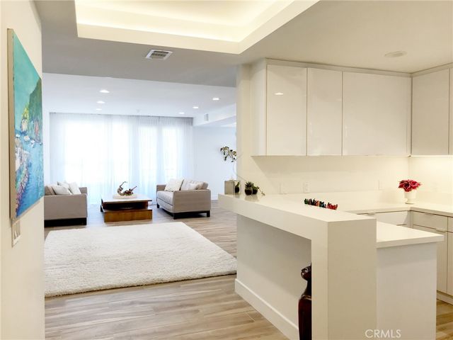 11700 Iowa Avenue 102, Los Angeles, CA 90025