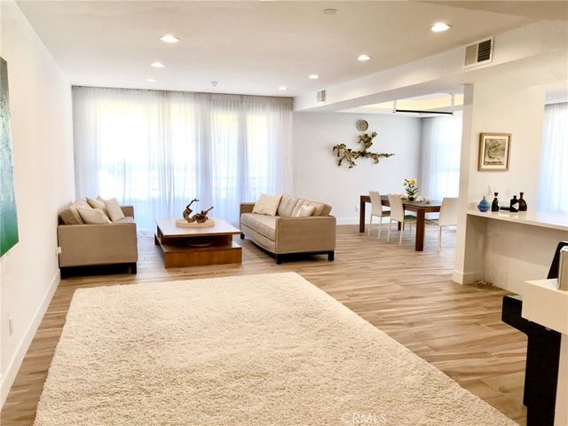 11700 Iowa Avenue 102, Los Angeles, CA 90025