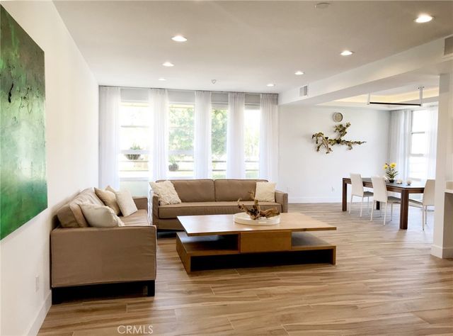 11700 Iowa Avenue 102, Los Angeles, CA 90025