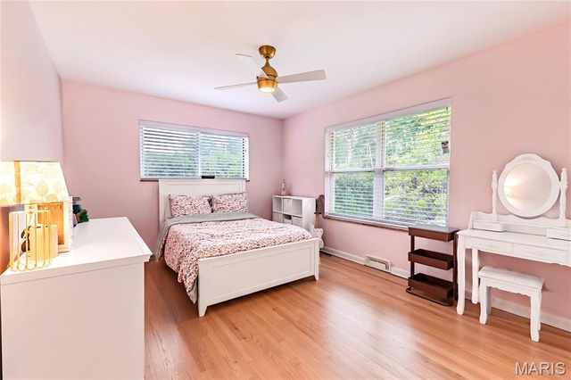 46 Grantwood Lane, Grantwood Village, MO 63123