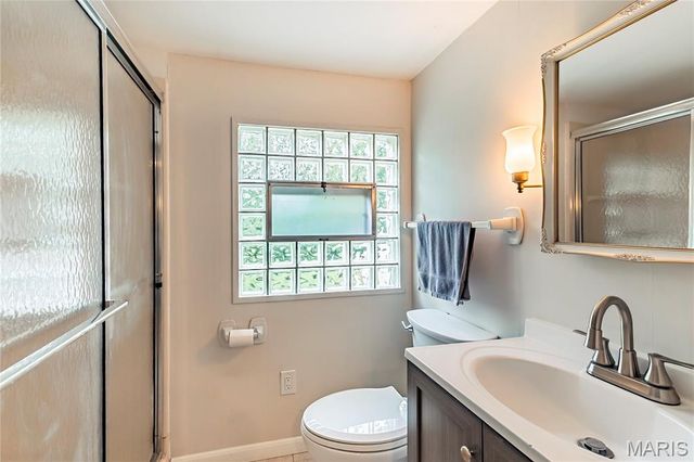 46 Grantwood Lane, Grantwood Village, MO 63123
